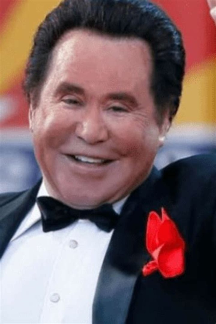 Wayne Newton is still alive, and he has reached the age of 80 years old