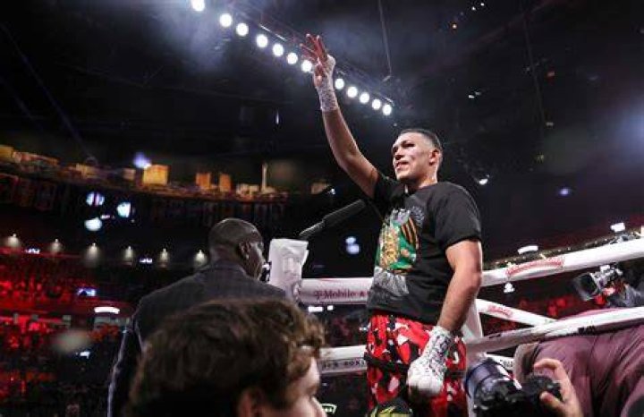 WBA CHAMPION DAVID BENAVIDEZ