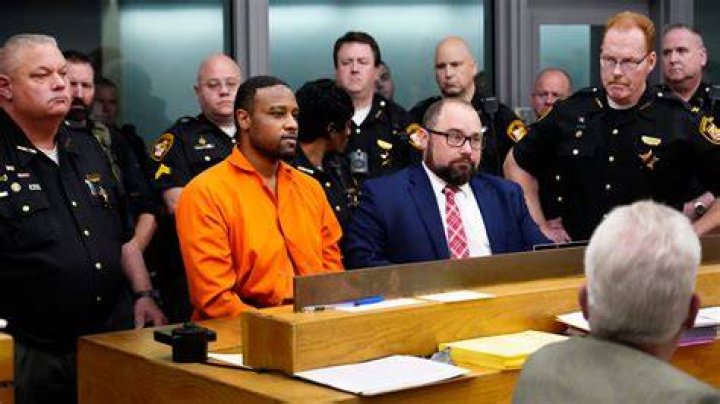 What happened to Tava Woodard? Father and son arrested as Tennessee store clerk fatally shot at convenience store
