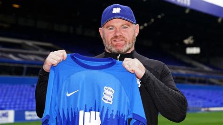 What is Wayne Rooney's net worth and how much does the former England