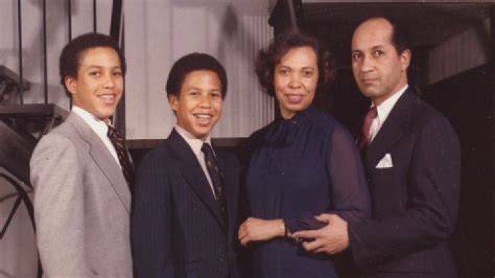 Who Are Cary And Carolyn Booker? Everything About The US Senator Cory Booker Parents And Nationality