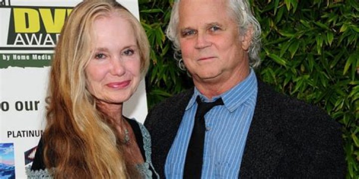 Who are Lauren Shulkind and Tony Dow? LikeFigures