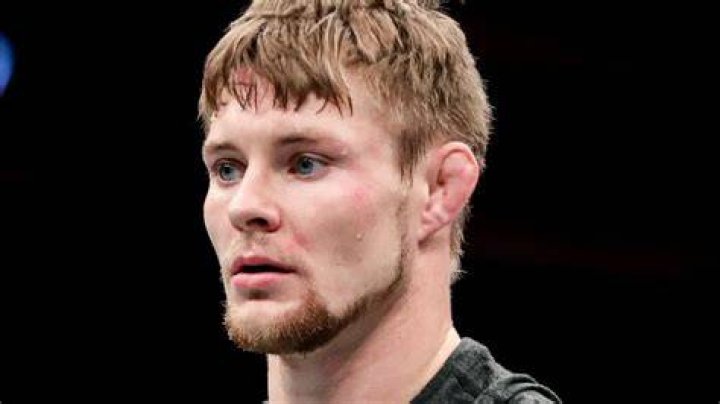 Who is Bryce Mitchell's girlfriend, Erin Handlow? FirstSportz