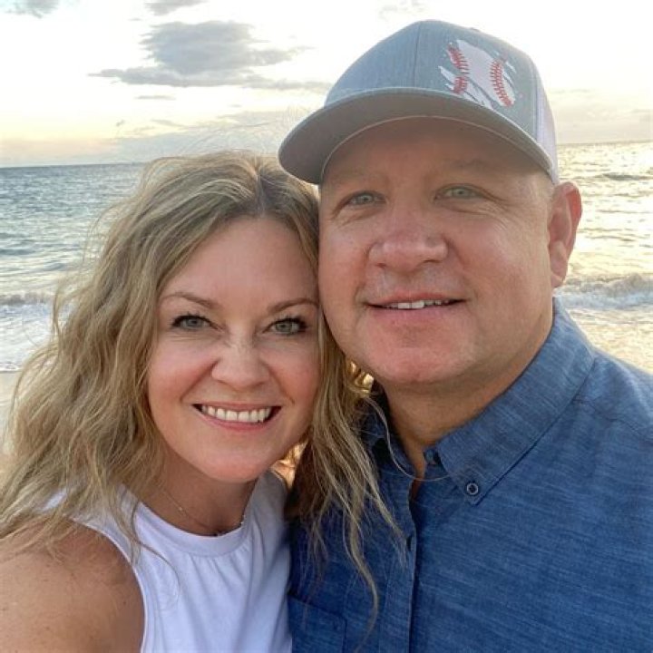 Who Is Robert Hight's Wife?