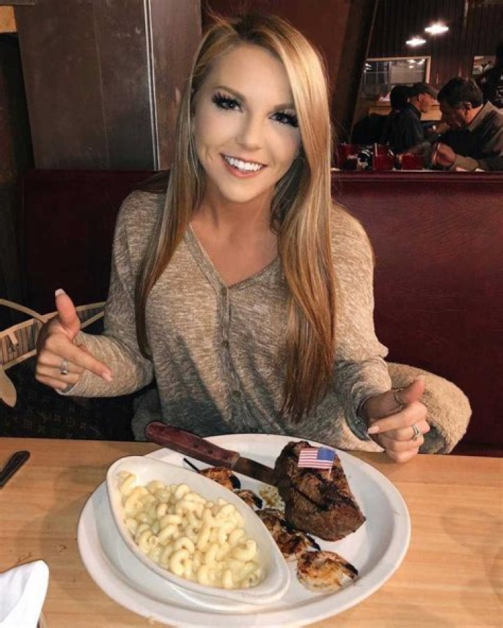 Who is Sophie Swaney? Age, boyfriend, arrested, height, profiles, net
