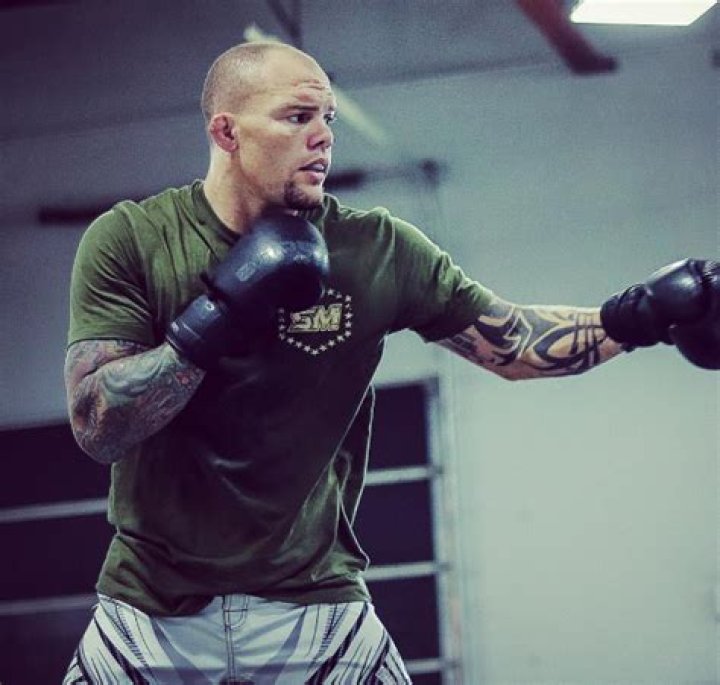 Who Is UFC Star Anthony Smith Parents? Meet His Father And Mother Dixie