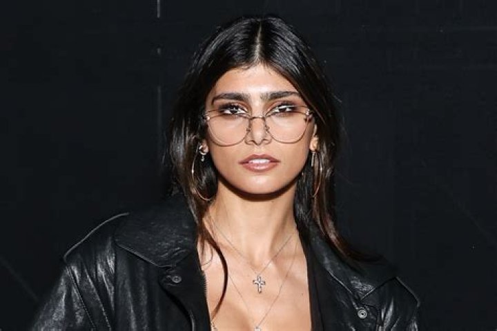 Whos Mia Khalifa Engagement, Biography, Husband and Networth