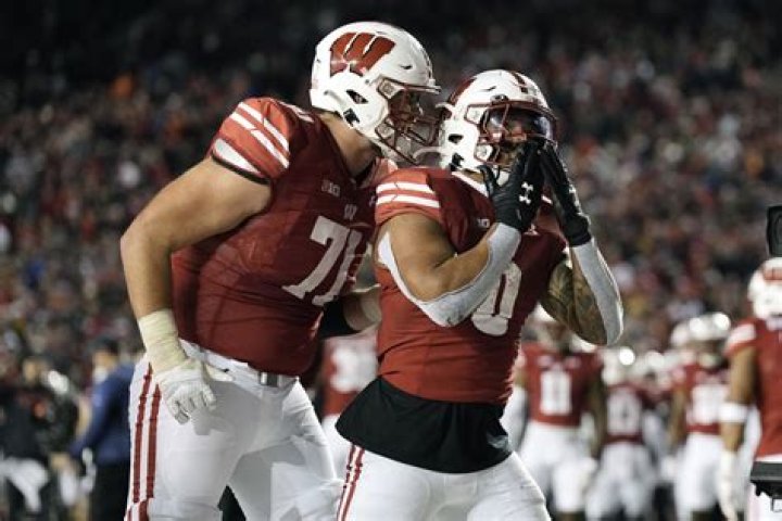 Wisconsin football Comparing Tanner Mordecai & Graham Mertz&rsquo;s debuts