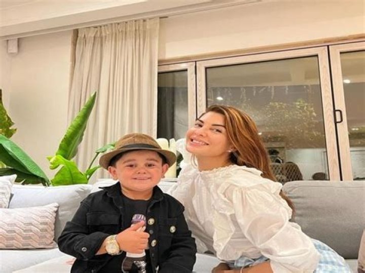 World smallest singer Abdu Rozik shares pictures with 'new BFF