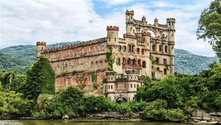 WW LZ Hudson and Castle pins edited