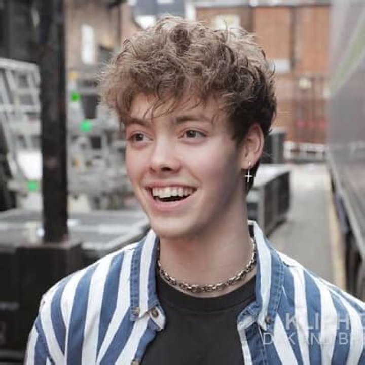 Zach Herron Net Worth, Bio, Age, Wiki, Height & Zodiac