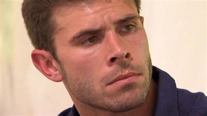 Zach Shallcross' Age & Height How Old & Tall Is the New 'Bachelor'?