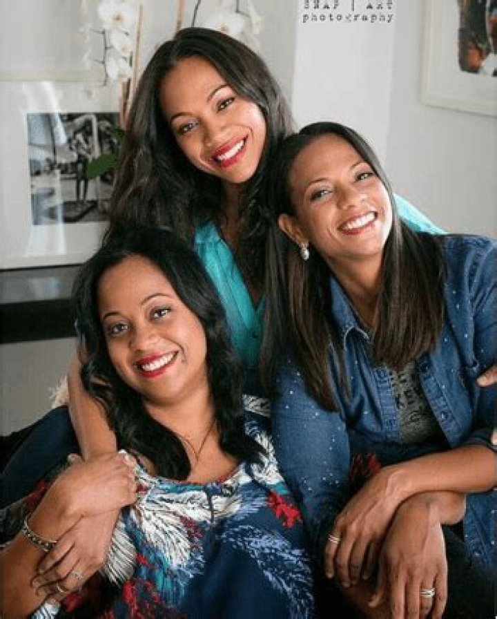 Zoe Saldana and Her Sisters Are Divalicous! Zoe Saldana and her
